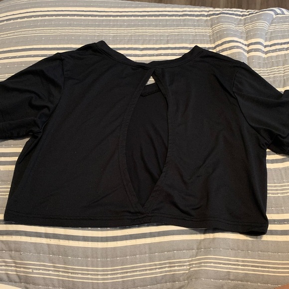 Born primitive crop top - Picture 2 of 2